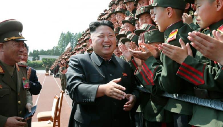 В мире: "Соседи" Северной Кореи готовятся к военному противостоянию