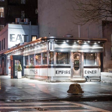 Досуг: Культовая закусочная Empire Diner вновь открылась в Челси