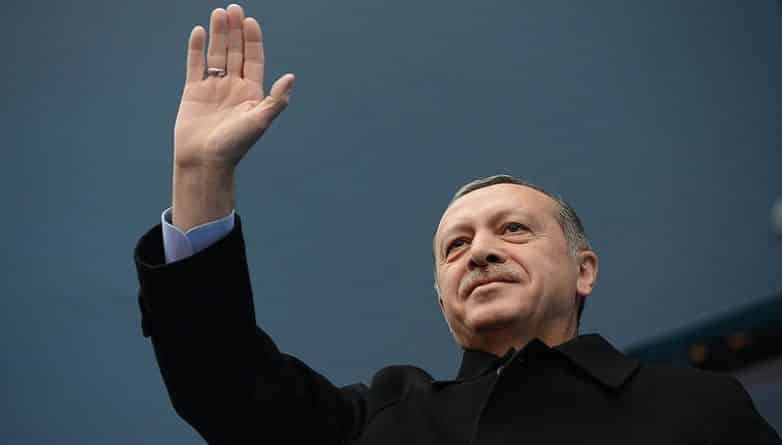 В мире: Референдум в Турции: Эрдоган празднует победу