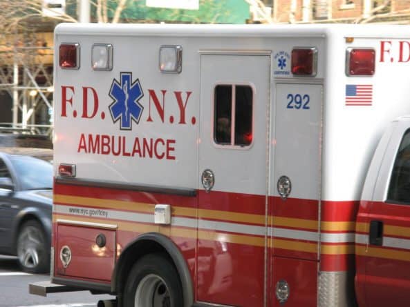 Происшествия: Жительница Нью-Йорка пролетела 3 этажа в кабине оборвавшегося лифта