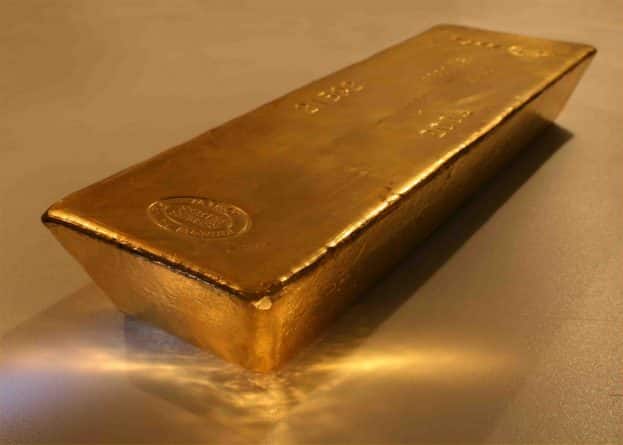 Происшествия: У жительницы Нью-Йорка украли золотые слитки и $50 тысяч наличными