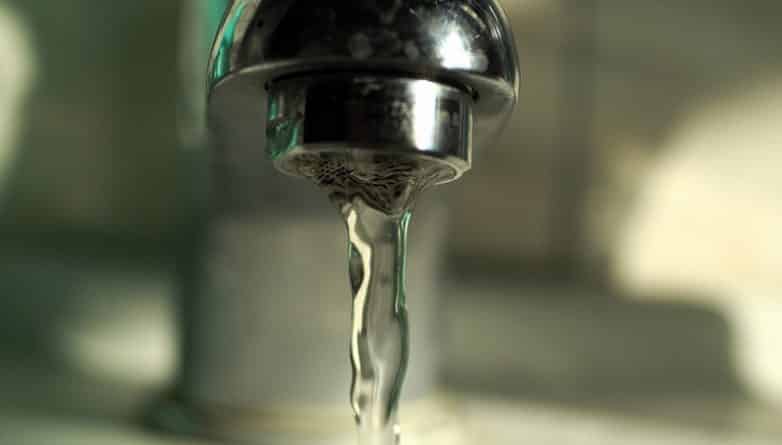 Общество: В водопроводных кранах 83% школ Нью-Йорка обнаружен повышенный уровень свинца