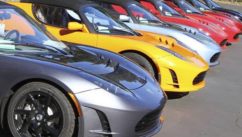 Бизнес: Tesla отзывает 53 000 автомобилей