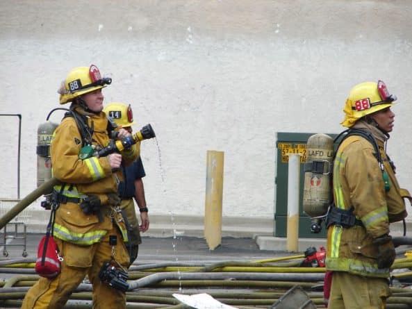 Происшествия: В пригороде Лос-Анджелеса сгорела крытая детская площадка