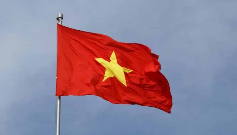 Политика: Президент Трамп пригласил премьер-министра Вьетнама посетить США