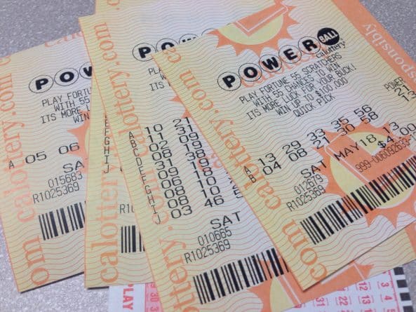 Общество: Житель Лонг-Бич выиграл $2.5 миллиона в лотерею Powerball