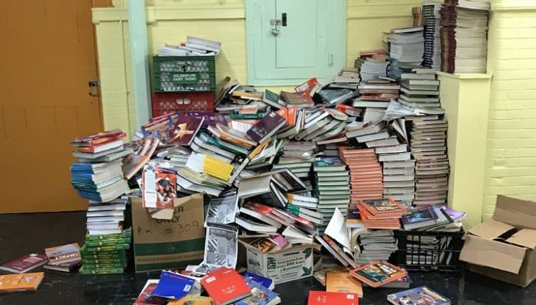 Общество: Одна из Манхэттенских школ полностью отказалась от книг