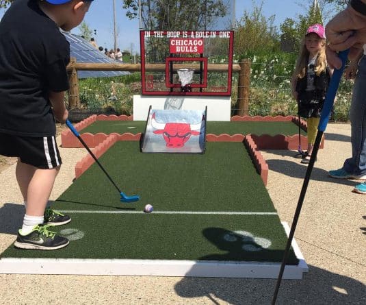 Досуг: В Maggie Daley Park появился самый чикагский мини-гольф
