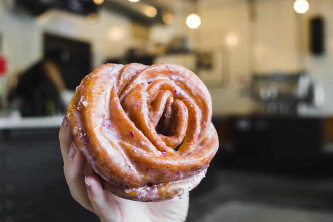 Досуг: Пончик-роза, придуманный в Нью-Йорке, взбудоражил Instagram