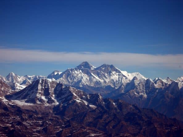 Происшествия: Трагедия на Эвересте: трое погибших, среди них - американец
