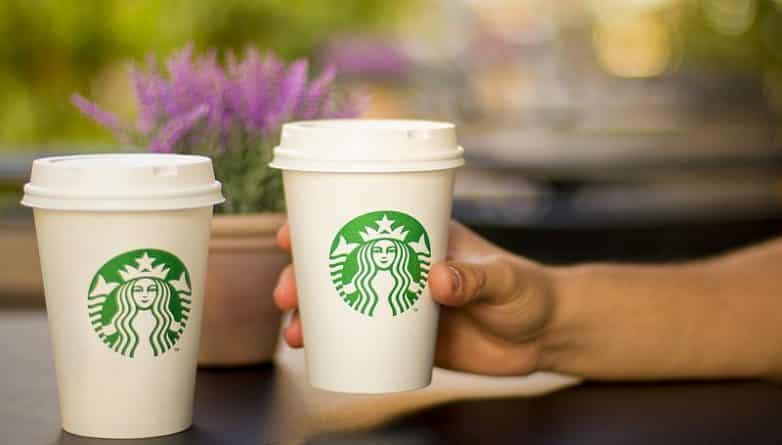 Закон и право: Женщина, которая обожглась горячим кофе в Starbucks, получила более $100 000 компенсации