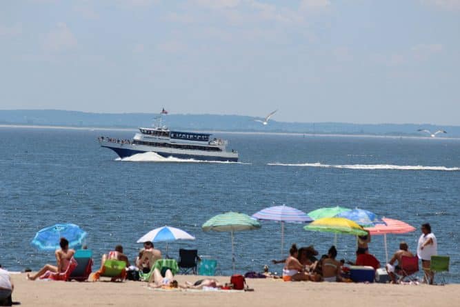 Афиша: В субботу в Нью-Йорке откроются городские пляжи
