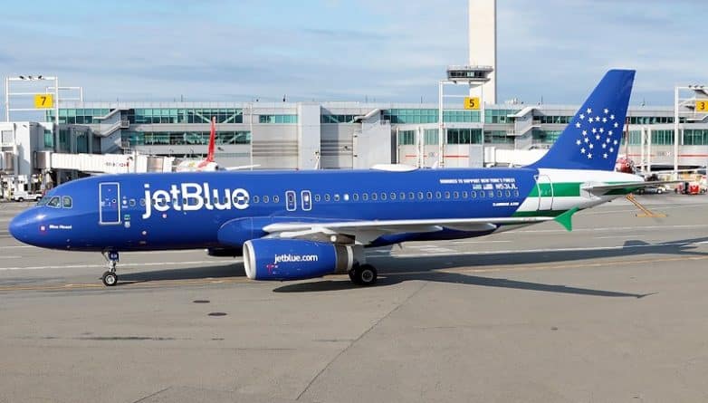 Общество: JetBlue перекрасили самолет в честь NYPD