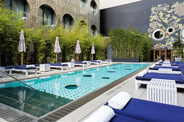 Самый большой бассейн в отеле открывается на летний сезон в Нью-Йорке