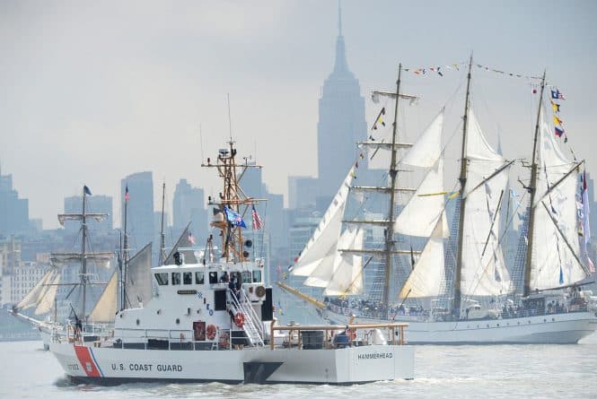 Афиша: Парад военных кораблей пройдет в Нью-Йорке во время Fleet Week