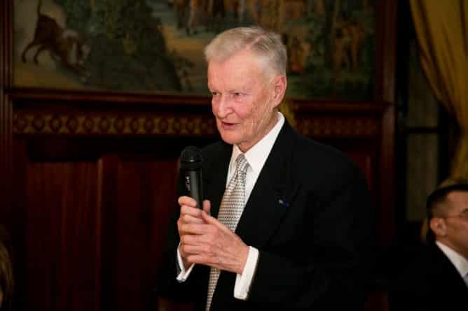 Общество: Советник президента Картера умер в возрасте 89 лет
