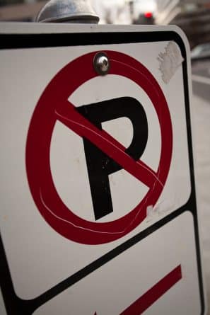 Общество: Строительная компания установила в Лонг-Айленде фальшивые знаки «парковка запрещена»