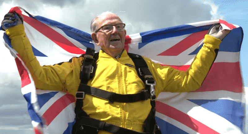 Общество: Ветеран побил мировой рекорд, прыгнув с парашютом в 101 год и 33 дня