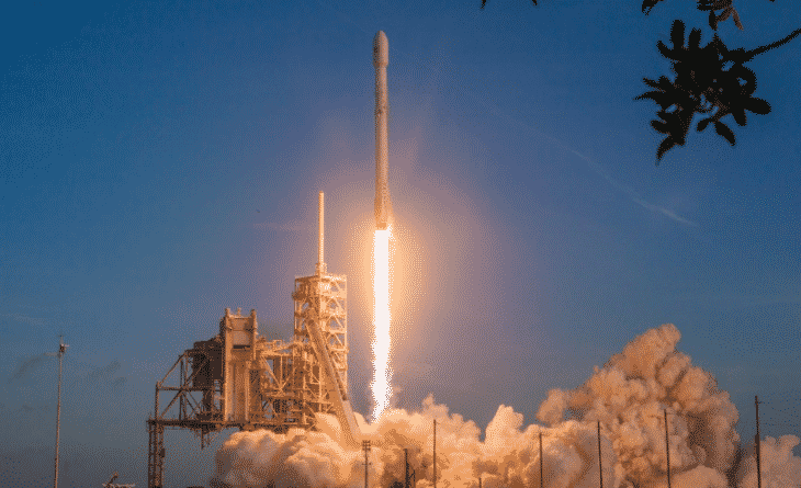 Популярное: Компания SpaceX запустила на орбиту разведывательный спутник американской спецслужбы