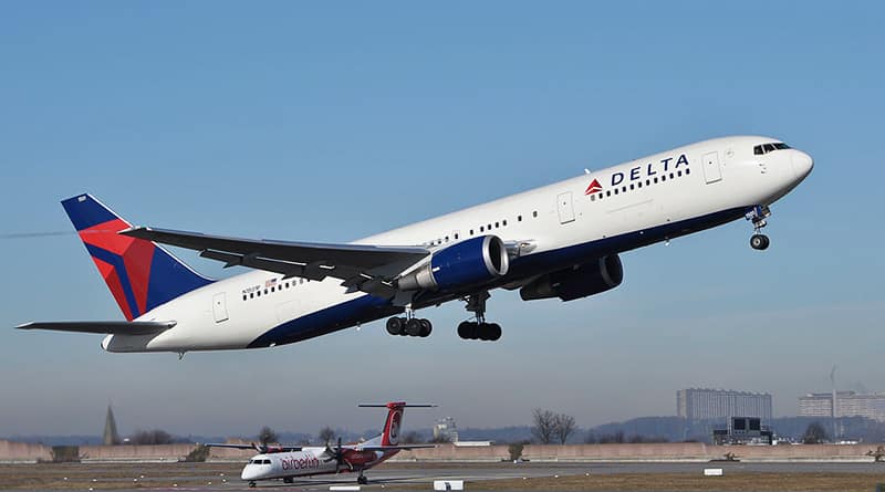 Происшествия: На самолет Delta Air Lines был направлен загадочный лазер