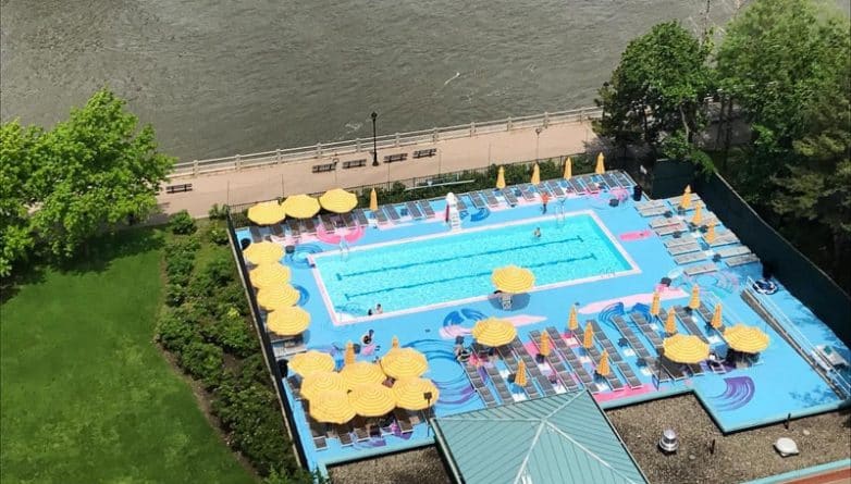 Афиша: Бассейн в Manhattan Park возвращается с новым дизайном