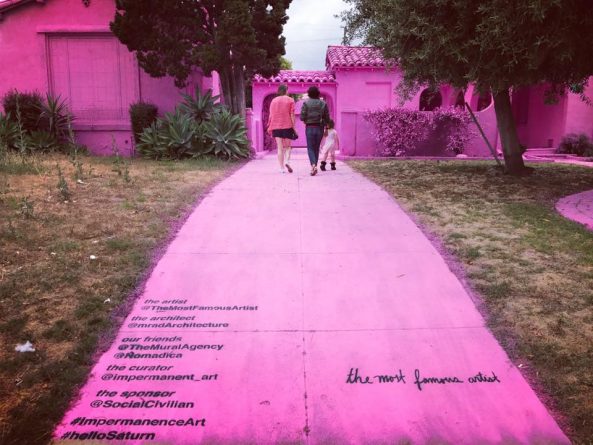 Недвижимость: В Лос-Анджелесе появились ярко-розовые дома