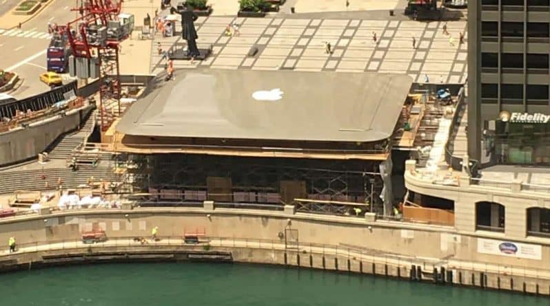 Общество: В Чикаго крышу магазина сделали в виде гигантского Macbook (фото)