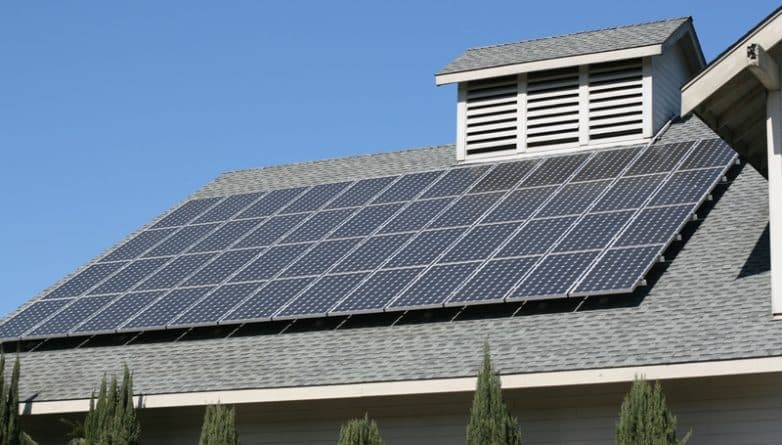 Закон и право: В Майами перенесли голосование по строительству домов с солнечными батареями