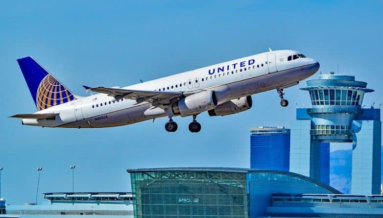 Путешествия: United Airlines прекращает полеты в Венесуэлу с июля