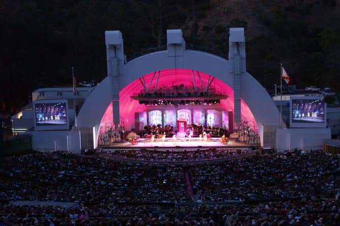 Происшествия: Из-за угрозы взрыва в Голливуде остановили концерт Джона Мэйера