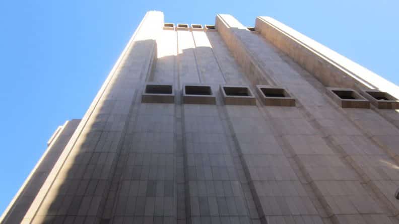 Общество: Том Хэнкс обнаружил самый жуткий небоскреб Нью-Йорка