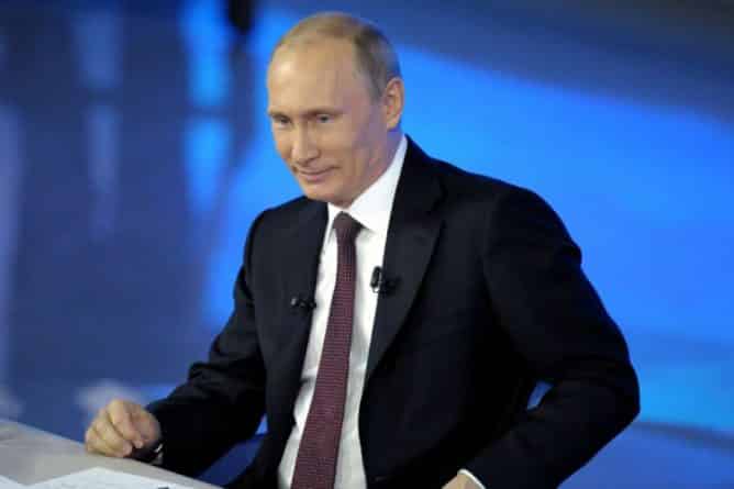 Политика: Путин предложил политическое убежище уволенному директору ФБР