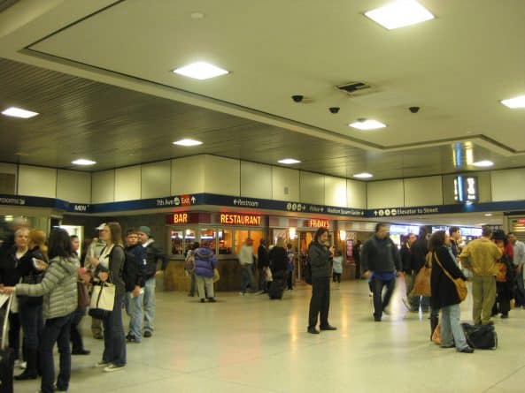 Общество: Нью-йоркцы собираются отсудить у перевозчиков деньги из-за опозданий поездов