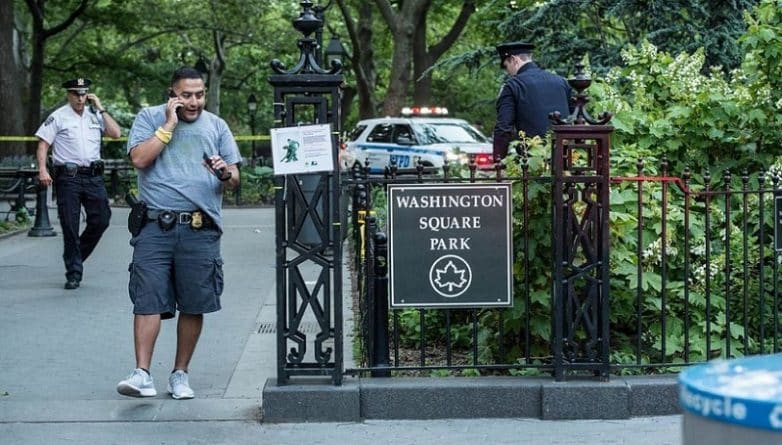 Происшествия: Мужчина выстрелил себе в ногу в Washington Square Park