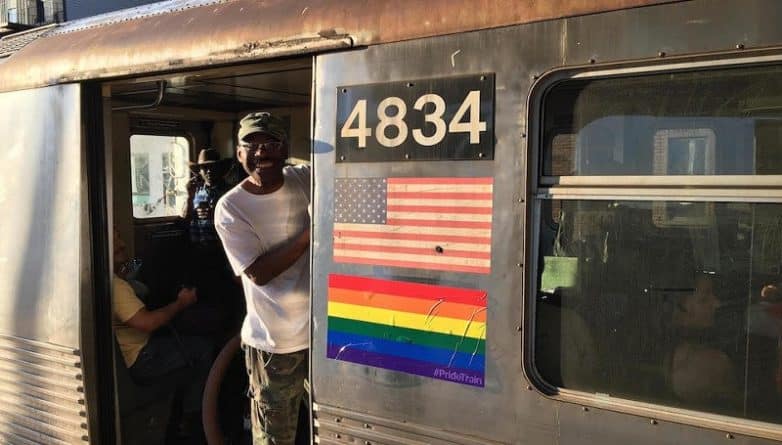Общество: В метро Нью-Йорка появился  «Pride Train»