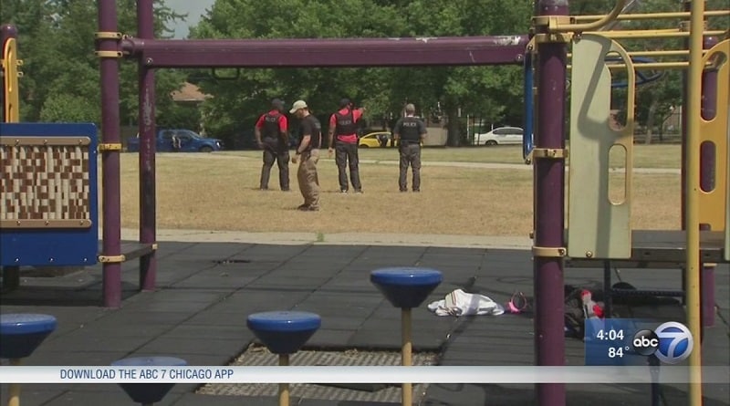 Происшествия: Во время стрельбы на детском школьном пикнике в Чикаго ранены 2 ребенка