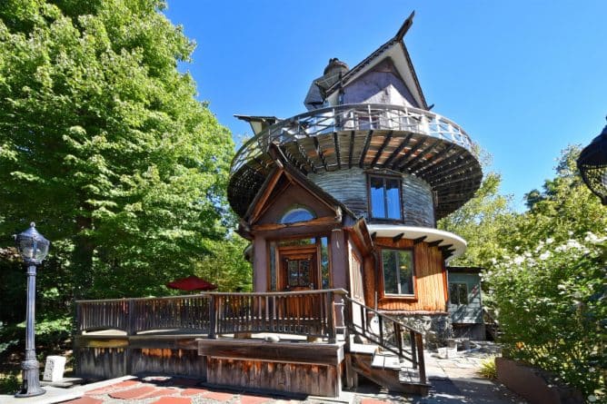 Недвижимость: Самый психоделический дом в Нью-Йорке выставлен на продажу (фото)