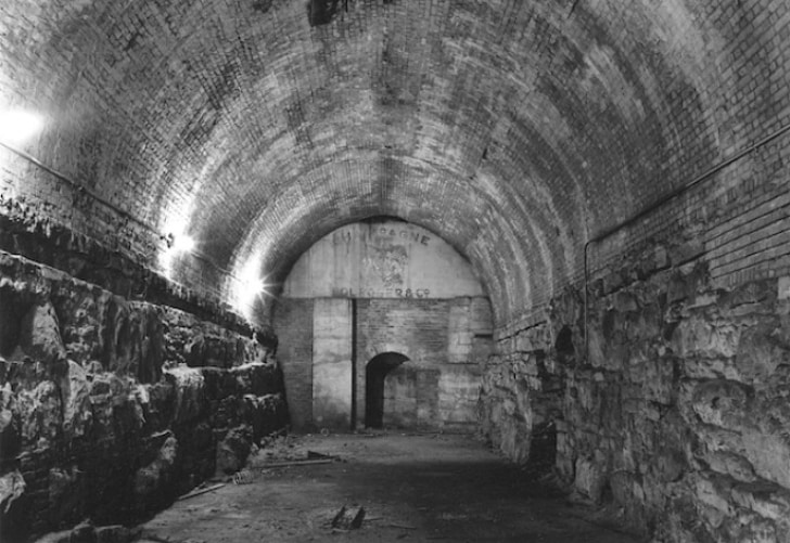 Общество: Неизвестный Нью-Йорк: секретный бункер под Бруклинским мостом рис 2