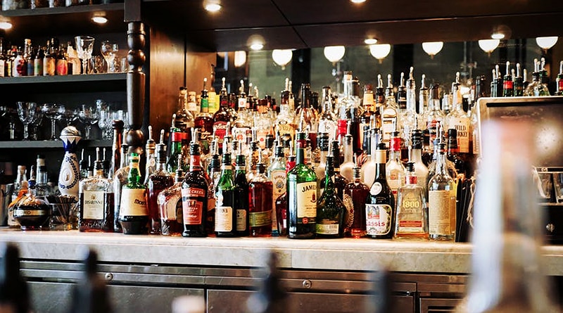 Бизнес: Чикагский бар со скандальным дресс-кодом может потерять лицензию на алкоголь