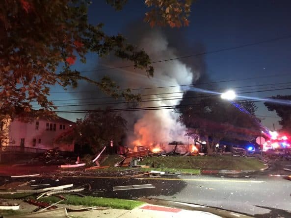 Происшествия: В Нью-Джерси взорвался дом (фото, видео)