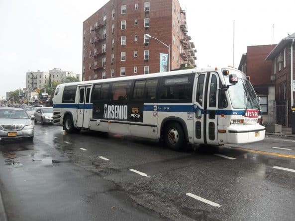 Происшествия: В Куинсе автобус насмерть сбил пешехода