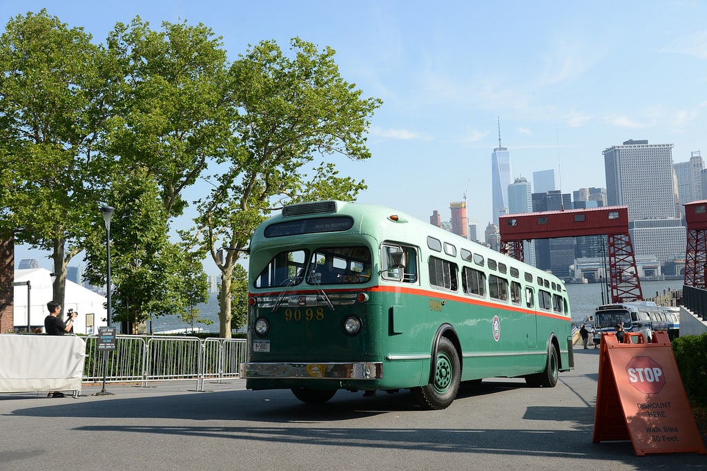 Афиша: В эти выходные винтажные автобусы вернутся на Governors Island