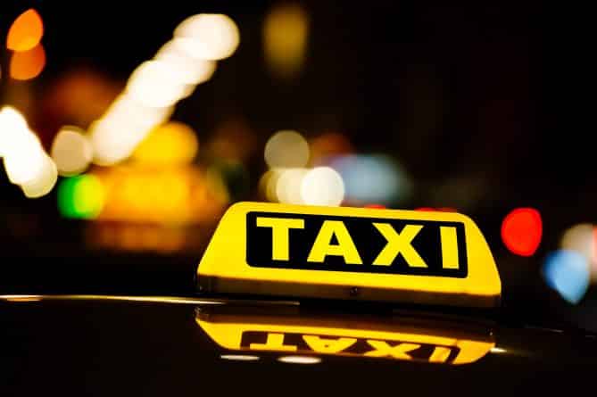 Полезное: Uber будет взимать с пассажиров плату за забытые вещи