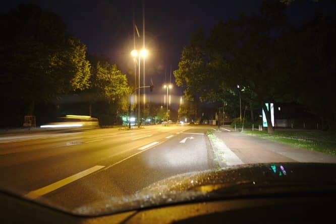 Происшествия: Водитель Lyft связал и изнасиловал уснувшую пассажирку