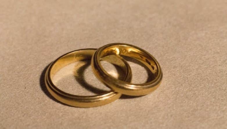 Закон и право: В штате Нью-Йорк запретили ранние браки