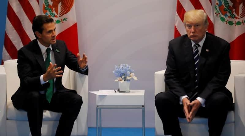 Политика: Трамп настаивает: Мексика заплатит за стену