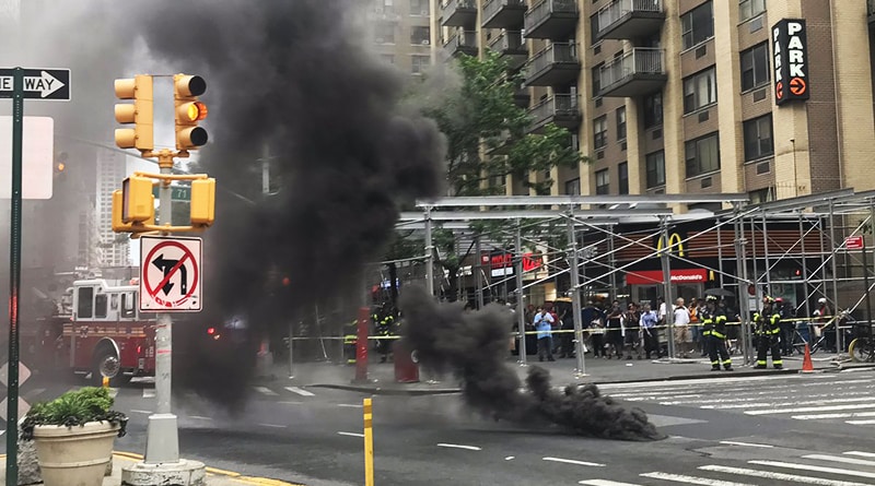 Происшествия: Пожар в Upper West Side: загорелись люки, местные жители остались без света, улицы перекрыли