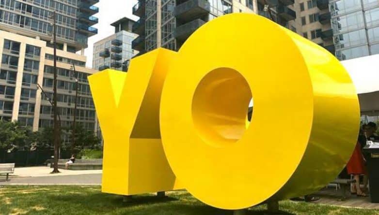 Афиша: Скульптура OY/YO вернулась в Williamsburg