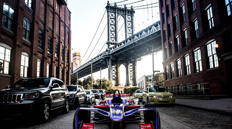 Спорт: Сегодня в Бруклине состоится международный чемпионат по автогонкам «Формула Е»