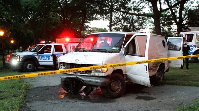 Общество: Религиозный водитель спровоцировал серьезное ДТП в Куинсе, есть пострадавшие